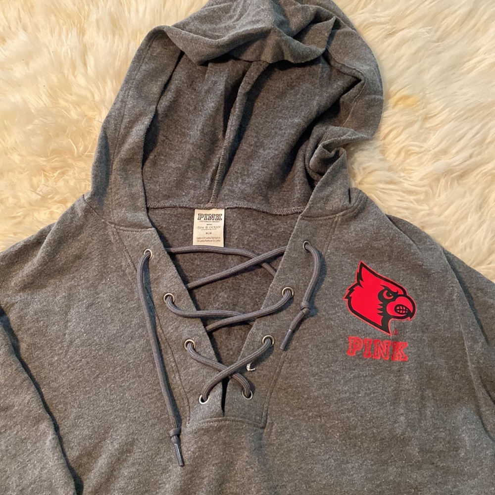 Louisville Cardinals pull over